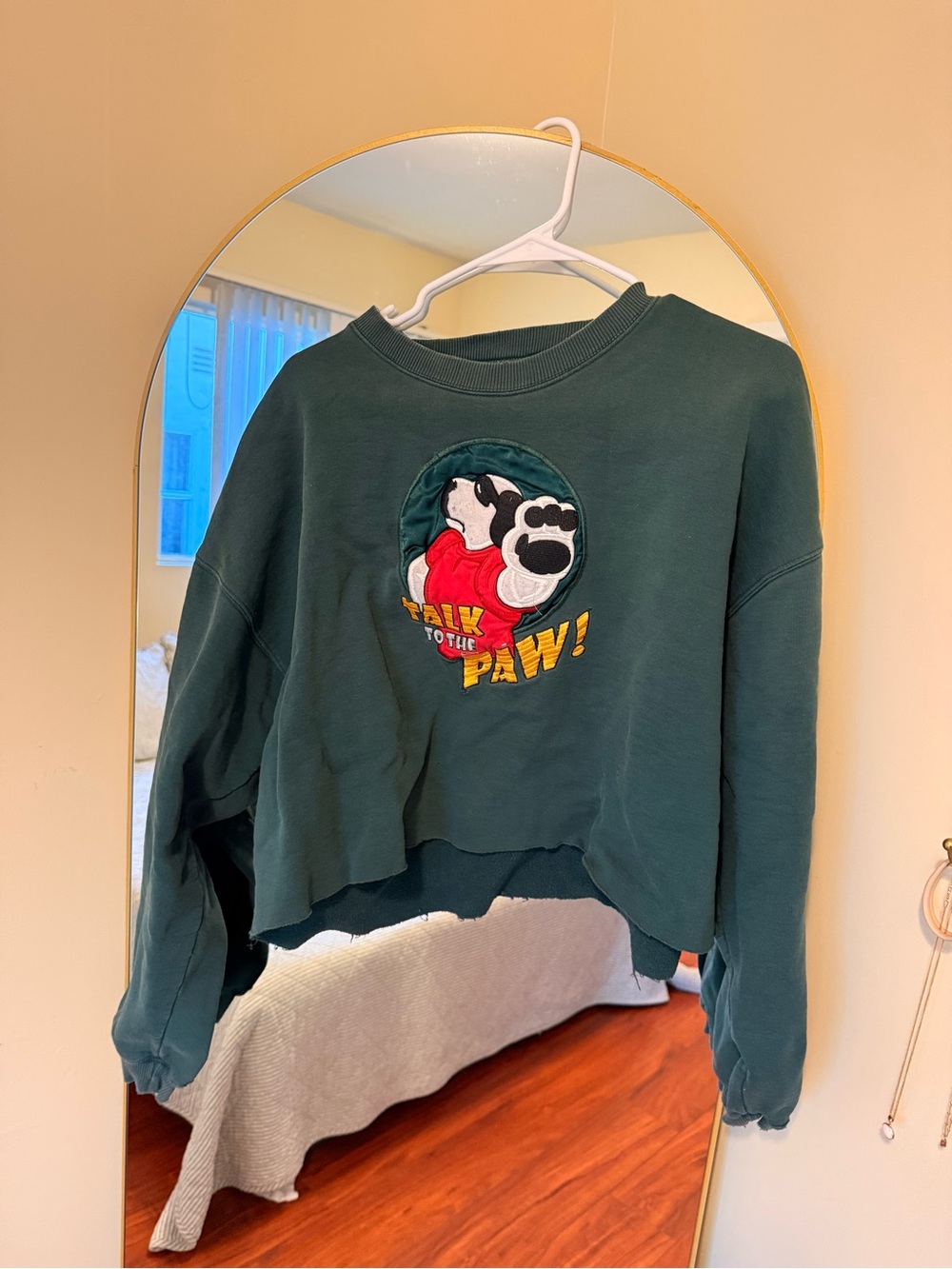 Big Dogs Dark Green Cropped Crewneck Sweatshirt with Paw Graphic